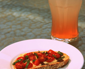 A Summer Toast (Tomato Basil Canapes)