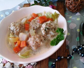 Tejszínes-joghurtos fűszeres húsgombóc leves…
