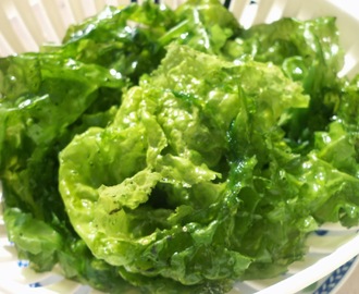 Zeppolelle e pasta crisciuta alghe e purp’ Zeppoline di pasta lievitata tentacoli di polipo e alga