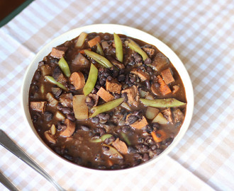 Feijoada vegetariana / Vegetarian Brazilian bean stew