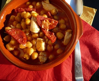 Spaans potje kip, chorizo en kikkererwt