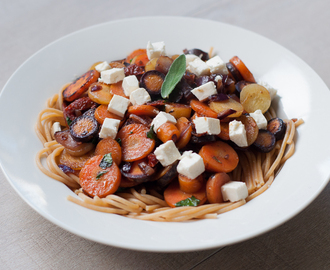 Meatless monday: Spaghetti olio et aglio met regenboog wortels