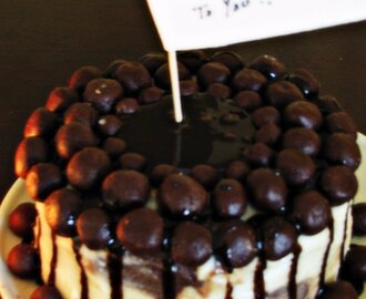 Eggless Chocolate Cake for Mr MN's birthday