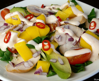 Salade met gerookte kip en mango