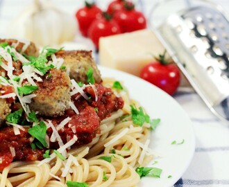 Szybki obiad, czyli spaghetti z mięsnymi kuleczkami w sosie pomidorowym