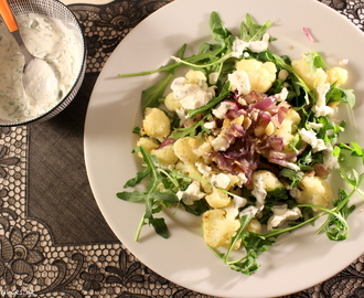 Salade met geroosterde bloemkool en hazelnoten van Donna Hay