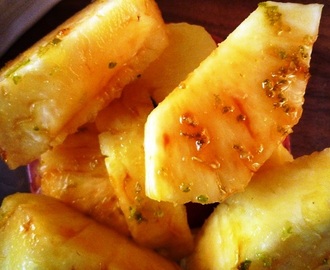 Ananas met stroop en limoen