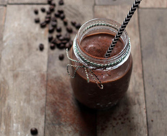 Chocolade avocado koffie smoothie