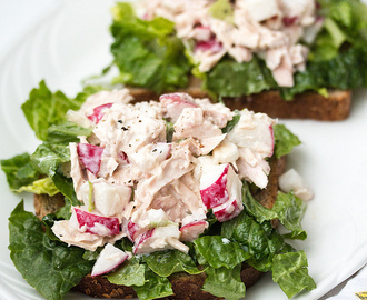 Crunchy Tuna and Radish Salad Sandwich and Dempster's Giveaway
