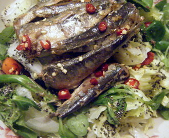 Szardínia saláta chilivel, és chia maggal
