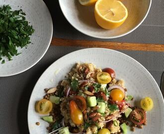 Augustus recept: Bulgur salade met linzen en citroen-tahin dressing
