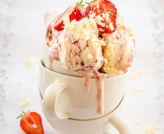 4-Ingredient White Chocolate Strawberry Swirl Cheesecake No-Churn Ice Cream or Popsicles (Egg-Free)