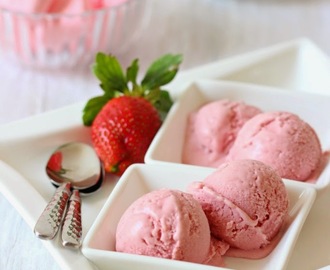 Strawberry Ice cream (Egg less)