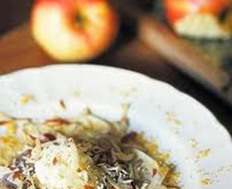 Merluzzo al forno con patate, olive e pomodorini.