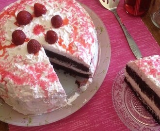 Κέικ σοκολάτας με κρέμα φράουλας και mascarpone, από την Μπέττυ μας και το «Taste of Life by Betty»!