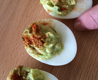 Gevulde eieren met avocado