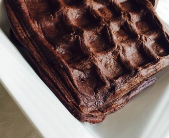 Çikolatalı Unsuz Waffle / Flourless Chocolate Waffles