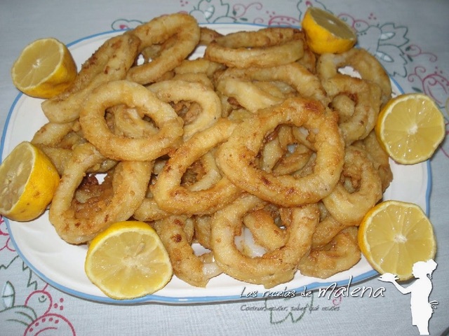 Calamares fritos muy tiernos con rebozado crujiente