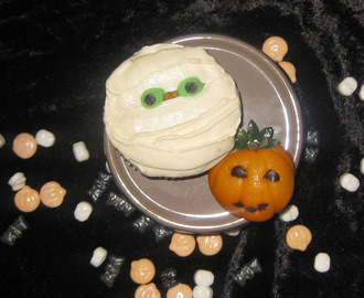 Halloween Pumpkin Mummy Cupcakes
