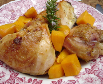Gebratenes Huhn mit Honig, Mango und Rosmarin