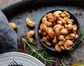 Honungsrostade nötter - god tapas i sin enklaste form.