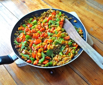 Kasza gryczana z warzywami w curry i z delikatną nutką cynamonu