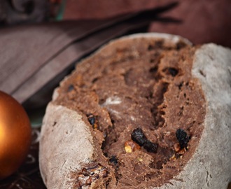 Kakaós kenyér aszalt szilvával és dióval