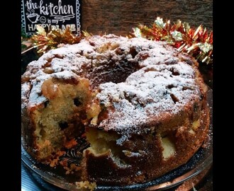 Φανταστικό κέικ μήλο με σταφίδες - Juicy apple cake with raisins - YouTube