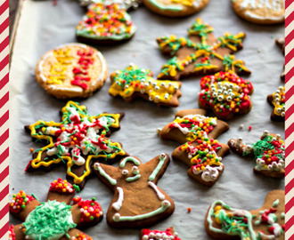 Il Natale è la festa dei bambini: la piccola fabbrica dei biscotti.