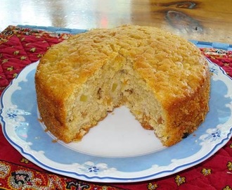 Apple Cake with Raisins - quick and easy - small cake