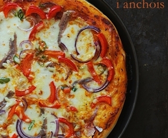 Pizza z anchois na cienkim cieście