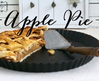 Apple pie (without refined sugar) / Jabolcna pita (brez rafiniranega sladkorja)