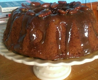 Pear and sticky toffee pecan cake and win a cake stand with Dotcomgiftshop.com