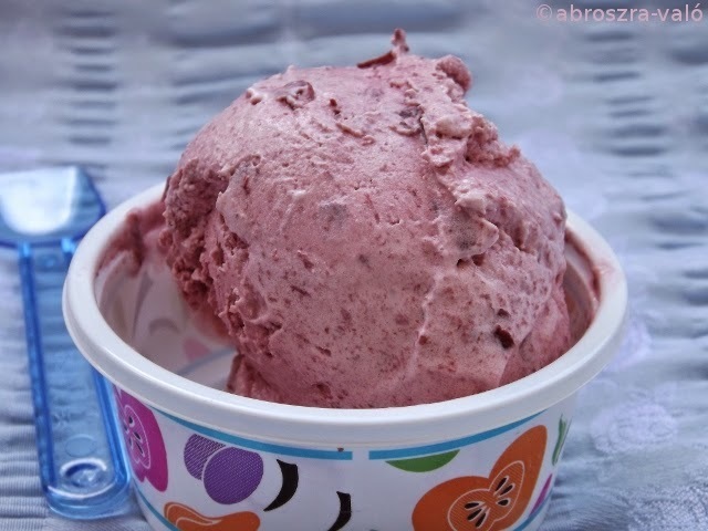 Joghurtos meggy fagylalt