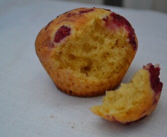 Kukurydziane muffiny z malinami i jagodami wg Nigelli Lawson