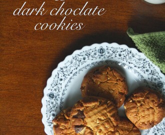 peanut butter & dark chocolate cookies.