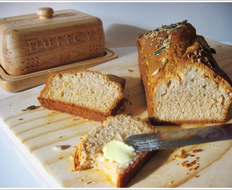 Gluten-free buckwheat bread / Glutenfreies Buchweizenbrot