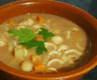 Sopa de Feijão com Macarrão