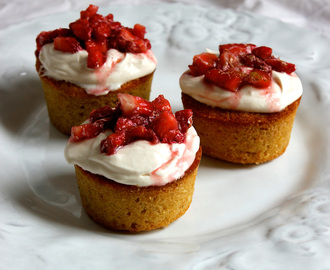 Victoria Sponge Cakes with Chamomile and Macerated Strawberries