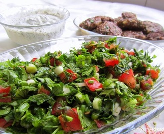Yeşil salata (Turkse salade met groene kruiden)