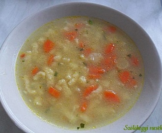 Zeller leves daragaluskával, cukkíni-főzelék fasírozottal