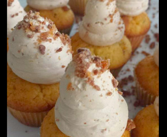 Mini cupcakes med lätt smak av passion och Daimfluff