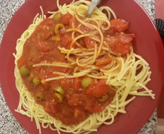 Simple but yummy Chilli pasta student recipe