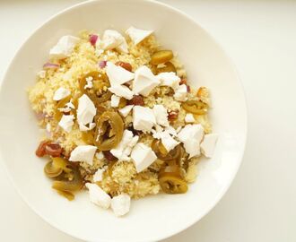 Recept: Couscous met dadels, groene pepers en witte kaas