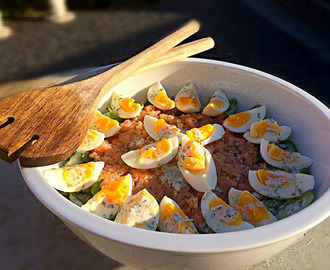 RECEPT | Zalmtartaar salade – perfect voor bij de BBQ