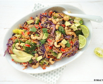 Thaise quinoa salade met broccoli