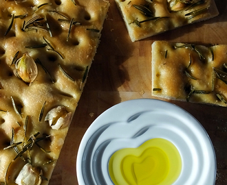 Garlic and Rosemary Focaccia with Smoked Sea Salt {Bread Machine Recipe} PLUS Win Your Own Adoptive Olive Tree from Pomora and a Year of Gorgeous Olive Oil RRP £135 {Review & Giveaway}