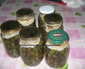 olive verdi in salamoia