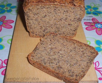Pełnoziarnisty chleb drożdżowy z siemieniem lnianym.