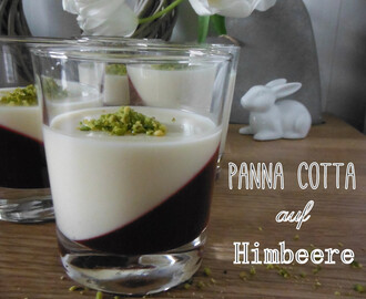 Das perfekte Oster-Dessert: Panna Cotta auf Himbeer-Gelee